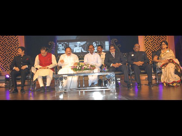 కేసీఆర్ - అమితాబ్ - నాగార్జున