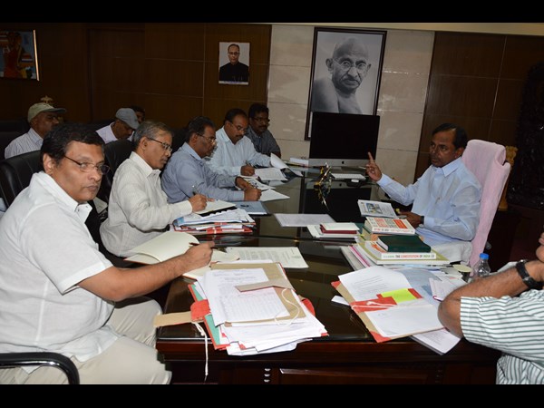 కెసిఆర్ సమీక్ష