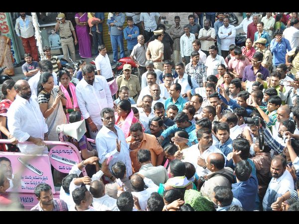 కవిత ప్రచారం