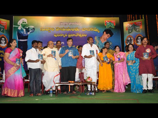 గురువులకు అశోక్ తేజ సత్కారం