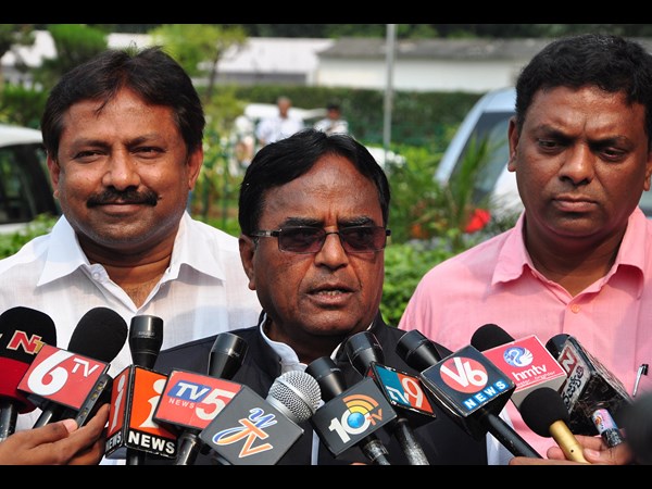 Ponnala lakshmaiah slams telangana cm kcr over ramoji film city Ponnala lakshmaiah slams telangana cm kcr over ramoji film city