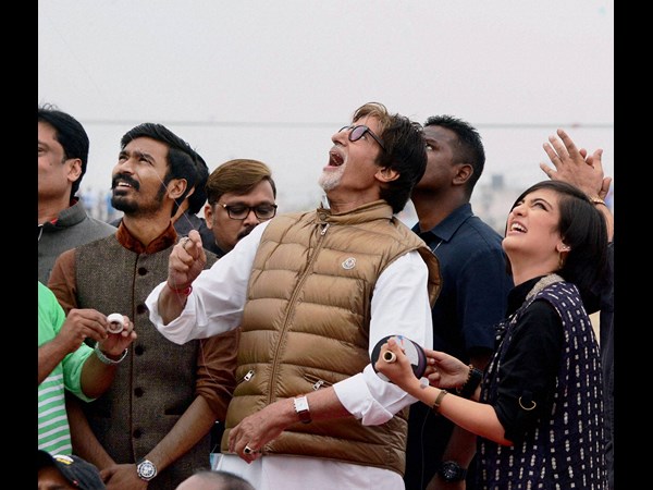 Amitabh Bachchan celebrates Makar Sankranti in Ahmedabad with Akshara And Dhanush Amitabh Bachchan celebrates Makar Sankranti in Ahmedabad with Akshara And Dhanush