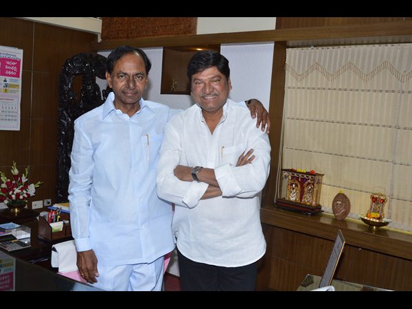 కేసీఆర్తో రాజేంద్ర ప్రసాద్