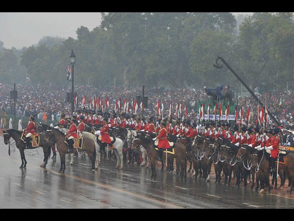 చిరు జల్లుల మధ్యే గణతంత్ర వేడుకలు