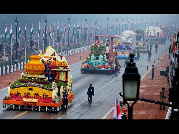 ప్రత్యేక ఆకర్షణగా మోడీ ప్రాజెక్టులు