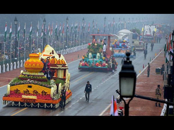ప్రత్యేక ఆకర్షణగా మోడీ ప్రాజెక్టులు