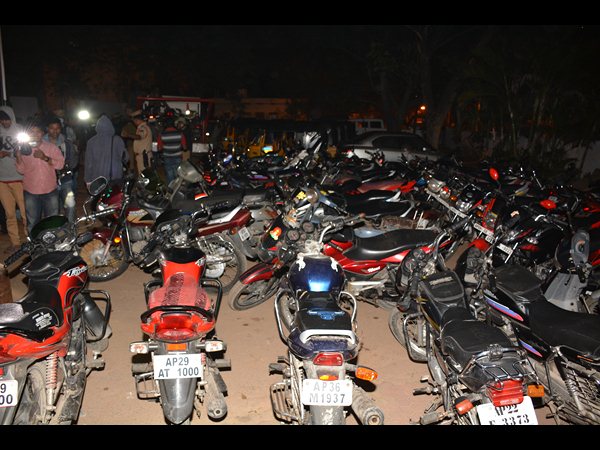 ఉప్పల్ ప్రాంతంలో కార్డన్ సెర్చ్