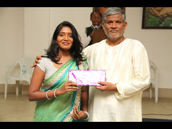 నటి ఈషాతో తణికెళ్ల భరణి