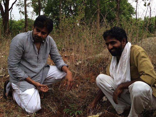 Bethapudi village farmers questing pawan kalyan about Land pooling Bethapudi village farmers questing pawan kalyan about Land pooling
