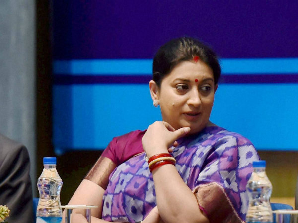 స్మృతి, సహాయకుల అలర్ట్: గోవా సీఎం సీరియస్, 3 నెలలుగా కెమెరా! 
