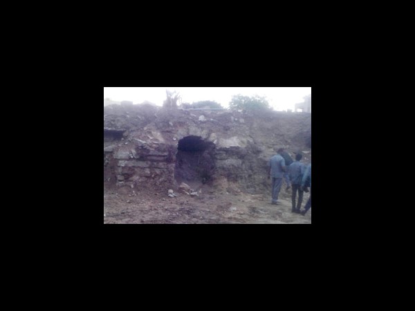 Ancient tunnel in Hyderabad surfaced Ancient tunnel in Hyderabad surfaced