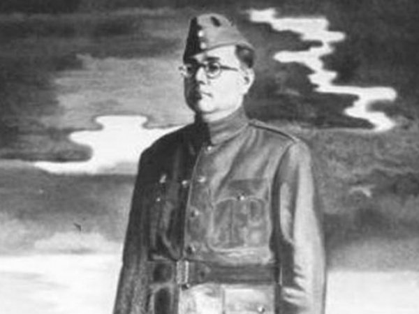 Netaji's kin meets Modi; says family doesn't believe plane crash theory Netaji's kin meets Modi; says family doesn't believe plane crash theory