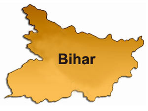 Six students killed, two injured in a road accident at Siwan in Bihar Six students killed, two injured in a road accident at Siwan in Bihar