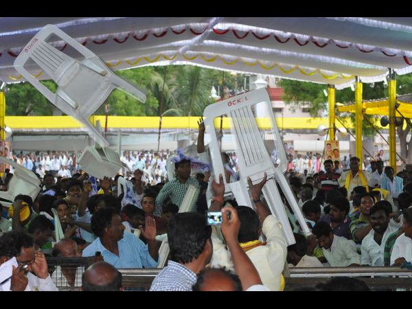 సభలో గందరగోళం