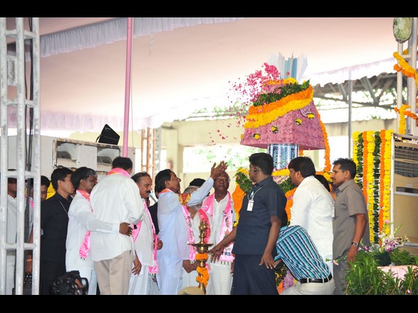 అమరవీరులకు నివాళులు...