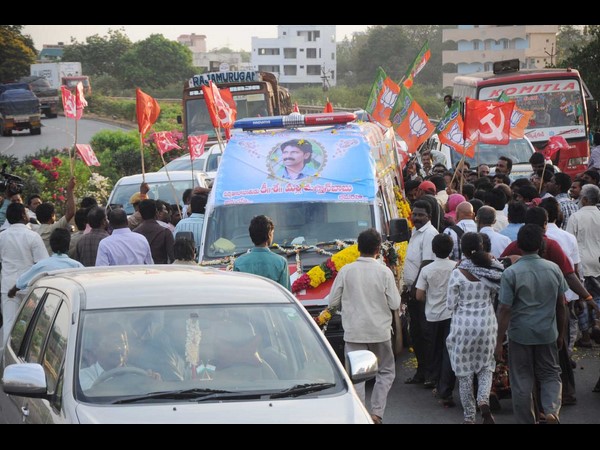 ప్రారంభమైన మస్తాన్ బాబు అంతిమయాత్ర
