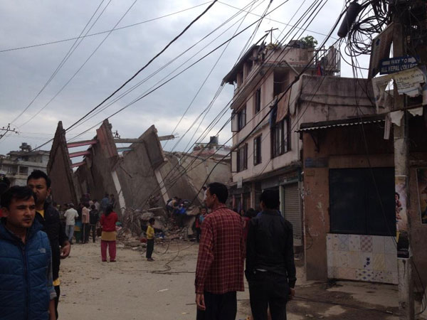 Nepal Earthquake: President Ram Baran Yadav Spends Night in Tent Nepal Earthquake: President Ram Baran Yadav Spends Night in Tent