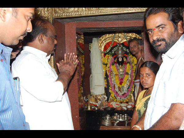 'టీ' స్పీకర్కు ఒంగోలులో ఘన సన్మానం
