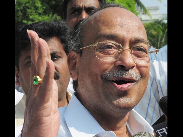 Vasantha nageswara rao appealed actor sivaji to call off his indefinite fast Vasantha nageswara rao appealed actor sivaji to call off his indefinite fast