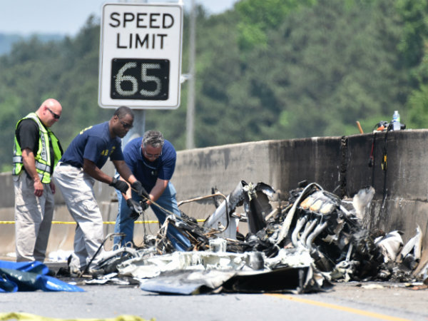 A small plane crashed on one of the busiest highways in Atlanta A small plane crashed on one of the busiest highways in Atlanta