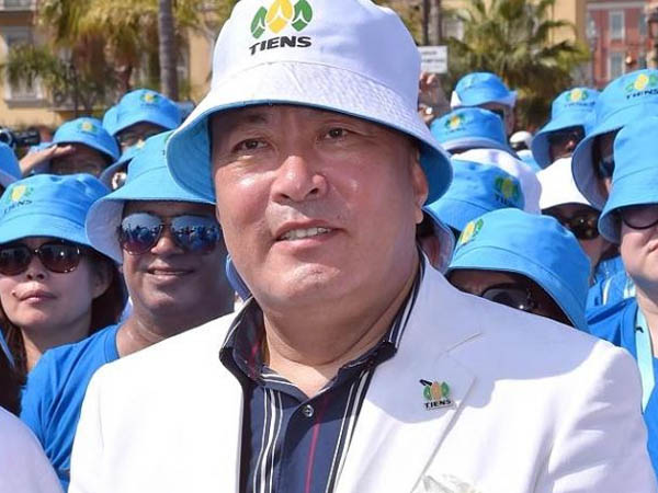 Chinese CEO takes 6400 of staff on 4-day holiday to France Chinese CEO takes 6400 of staff on 4-day holiday to France