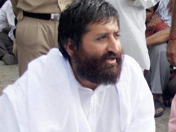 Asaram's son Narayan Sai was shot at by some some unidentified miscreants Asaram's son Narayan Sai was shot at by some some unidentified miscreants