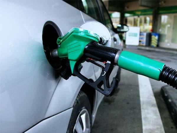 Second hike in 15 days: Petrol and diesel prices raised Second hike in 15 days: Petrol and diesel prices raised
