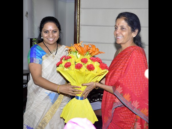 న కవ తక క ద రమ త ర ష క బ జ ప ప ఇల ప క చర స kavitha meets nirmala seeks turmeric న కవ తక క ద రమ త ర ష క బ జ ప ప ఇల ప క చర స kavitha meets nirmala seeks turmeric