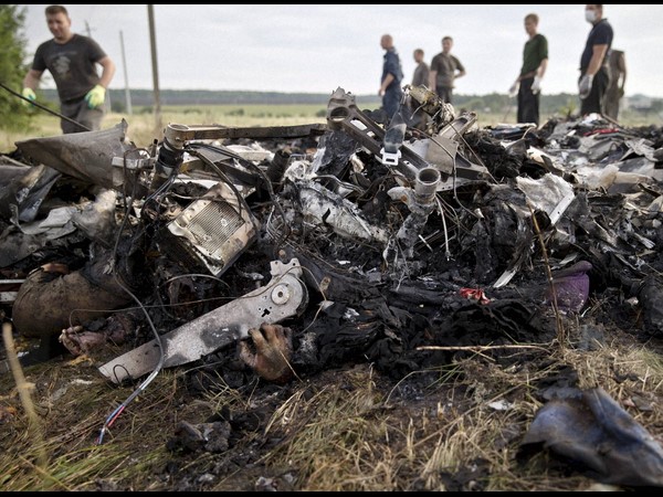 Drugs plane crashes off the coast of colombia Drugs plane crashes off the coast of colombia