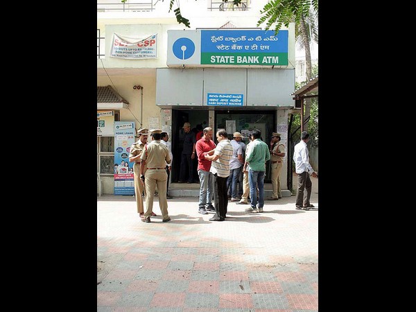 cctv footage of atm robbery released by police cctv footage of atm robbery released by police