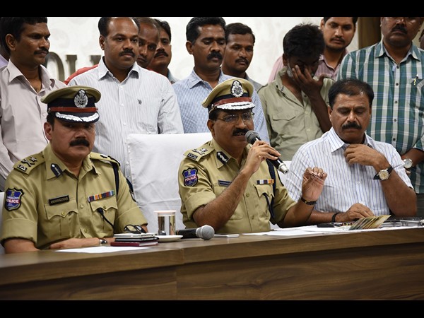 ఏటీఎం దొంగ