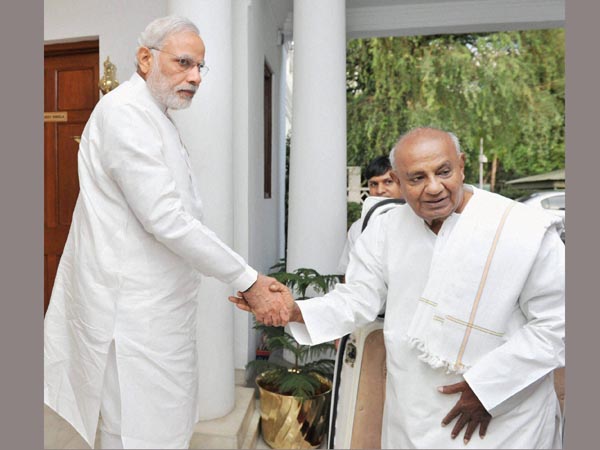 Former prime minister HD Deve Gowda met Prime Minister Narendra Modi Former prime minister HD Deve Gowda met Prime Minister Narendra Modi
