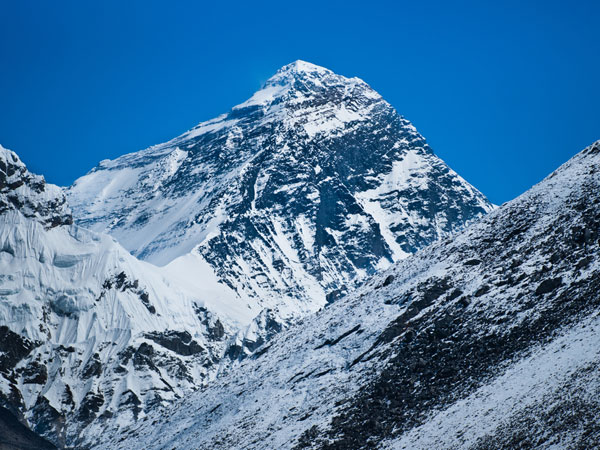 Mount Everest moved 3 cm, height not affected by Nepal earthquakes Mount Everest moved 3 cm, height not affected by Nepal earthquakes