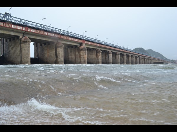 వర్షాలు - వరదలు