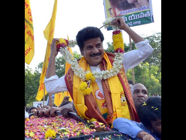 Jeevan Reddy lashes out at Revanth Reddy Jeevan Reddy lashes out at Revanth Reddy