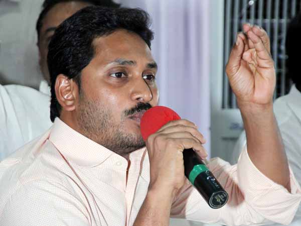 Ys jagan warns Chandrababu on compensation Ys jagan warns Chandrababu on compensation