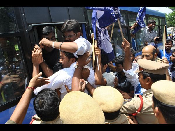 చంద్రబాబు రాజీనామా చేయాలి: లోక్సత్తా