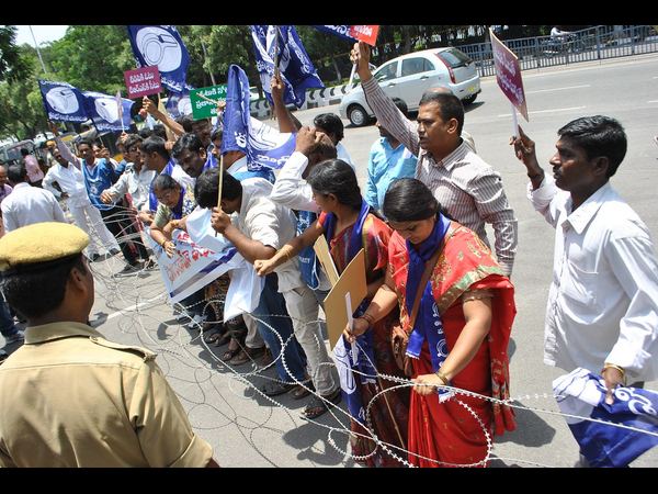 చంద్రబాబు రాజీనామా చేయాలి: లోక్సత్తా