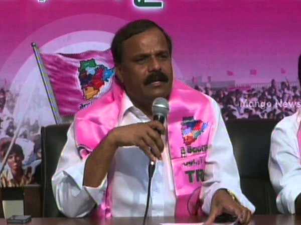 Karne Prabhakar lashes out at Chandrababu for irrigation projects Karne Prabhakar lashes out at Chandrababu for irrigation projects