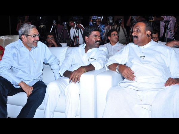 టీ టైమ్ న్యూస్ డాట్ కామ్ కార్యక్రమంలో పాల్గొన్న ఎంపీ కవిత