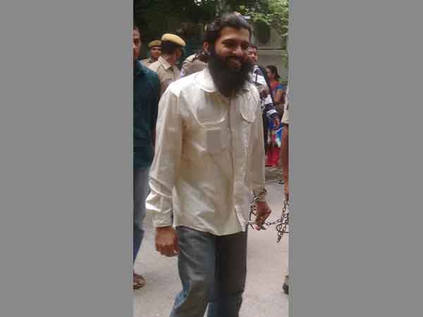 Yasin Bhatkal produced in court, showed book to media – indtoday.com Yasin Bhatkal produced in court, showed book to media – indtoday.com