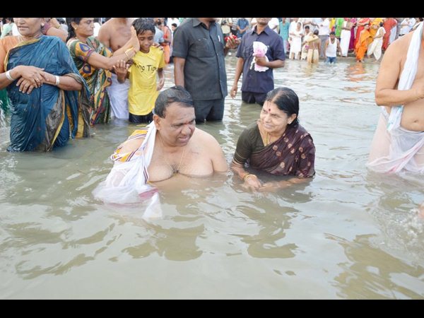 పుష్కర స్నానం