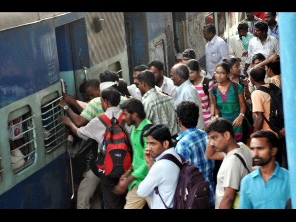 పుష్కర సందడి