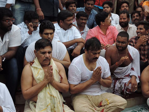 Chiranjeevi Takes Pushkar Bath at Rajahmundry Ghat Chiranjeevi Takes Pushkar Bath at Rajahmundry Ghat
