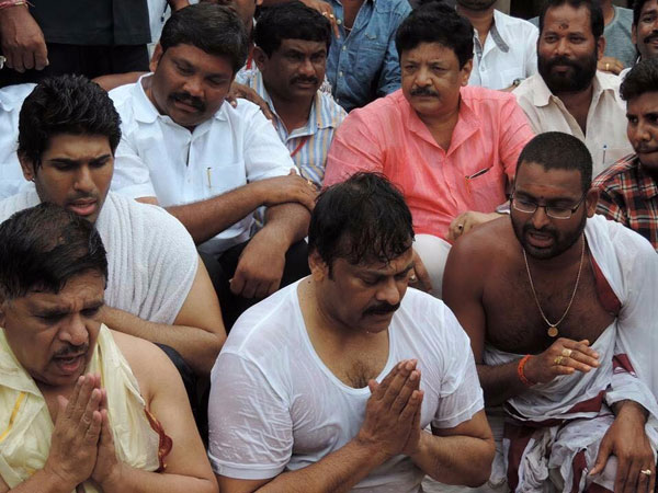 Chiranjeevi Takes Pushkar Bath at Rajahmundry Ghat Chiranjeevi Takes Pushkar Bath at Rajahmundry Ghat