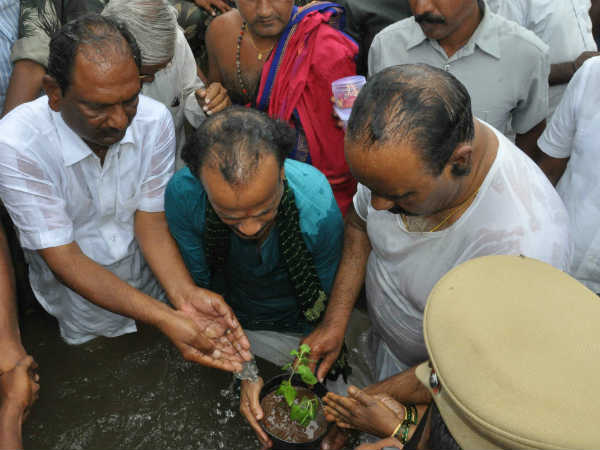కాళేశ్వరంలో మంత్రి హరీశ్ సందడి DSC_9591.jpg