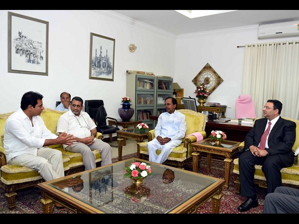 సిఎం కెసిఆర్తో మిస్త్రీ