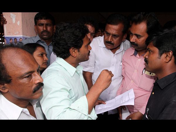 వైయస్ జగన్