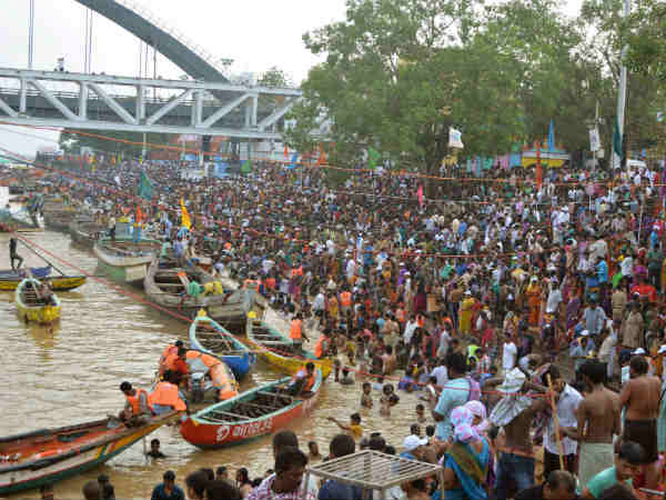 Godavari Pushkaralu: Baba ramdev reaches rajahmundry Godavari Pushkaralu: Baba ramdev reaches rajahmundry
