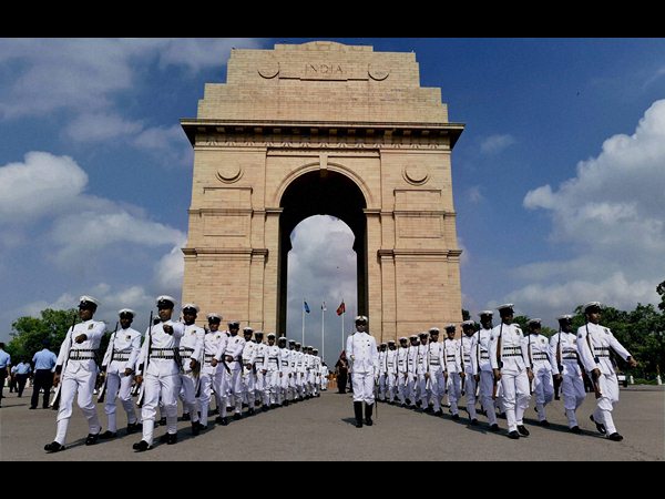 Prime Minister Narendra Modi Pays Tribute to Kargil Martyrs Prime Minister Narendra Modi Pays Tribute to Kargil Martyrs